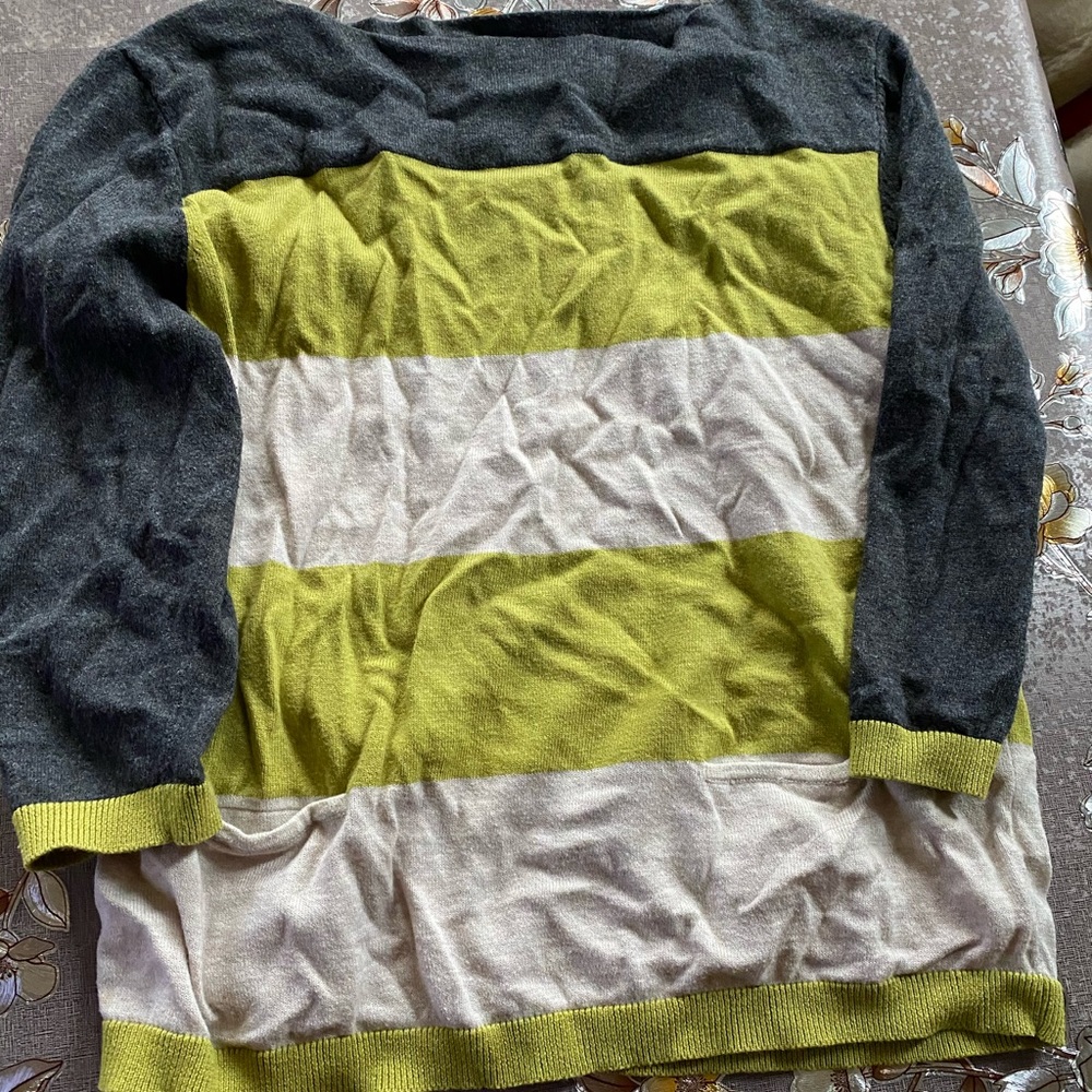 Women’s sweater